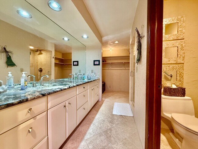 Building Photo - Historic Manitou Springs Home for Rent – M...