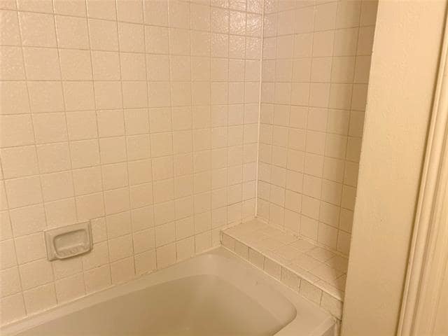 Building Photo - 411 Crestline Dr