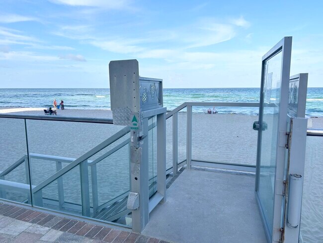 Building Photo - 3725 S Ocean Dr