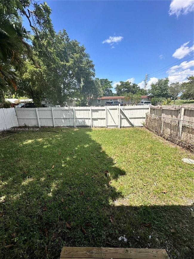 Building Photo - 8003 NW 70th Ave