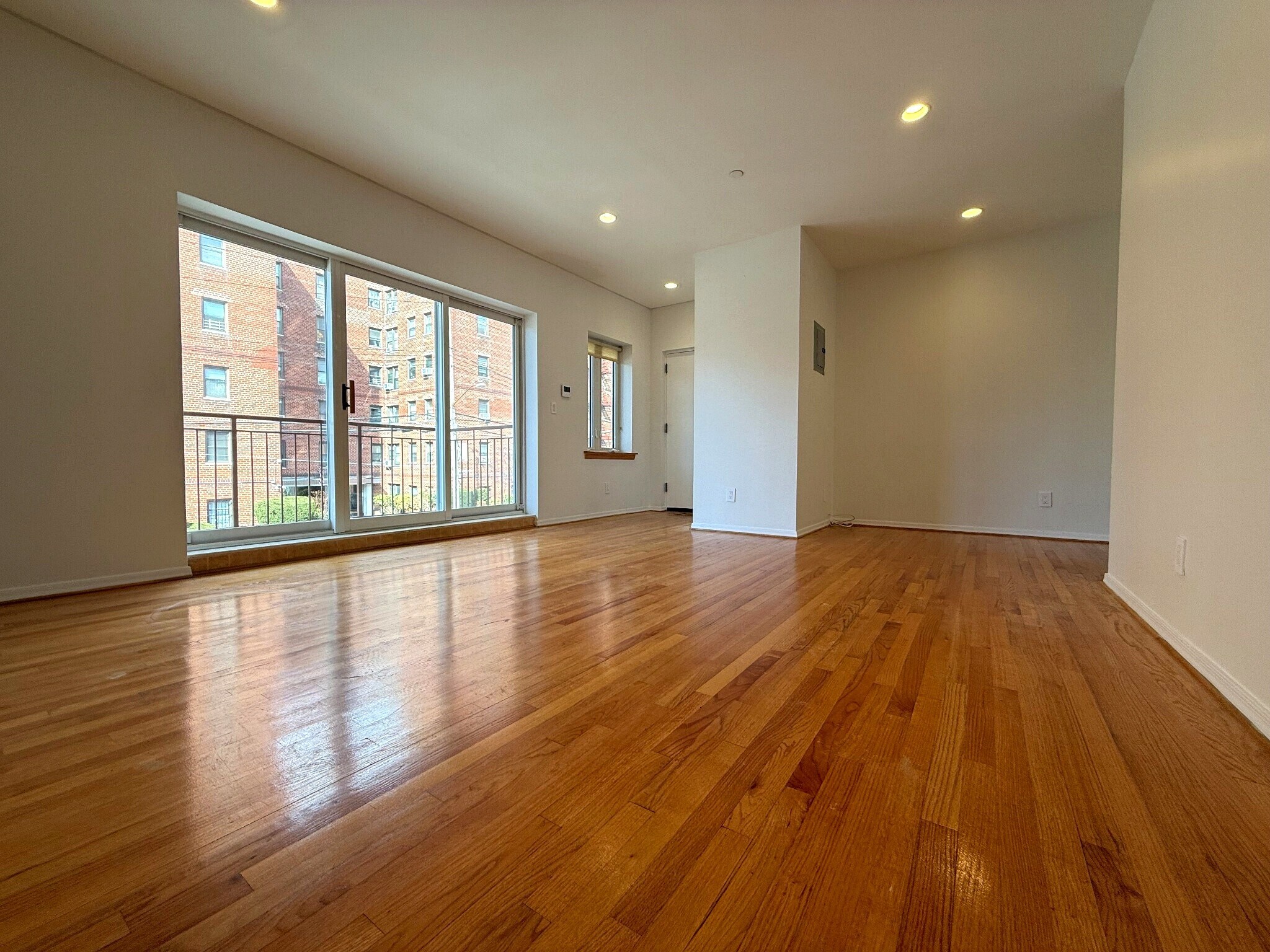 Building Photo - 1901 Voorhies Ave