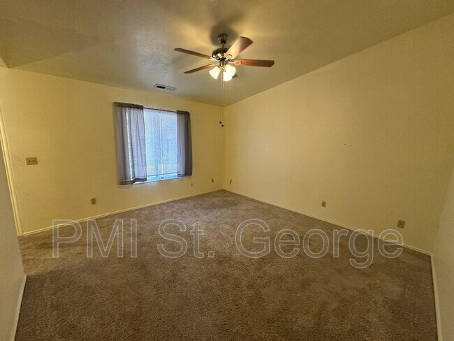 Building Photo - 3059 Bayberry Cir