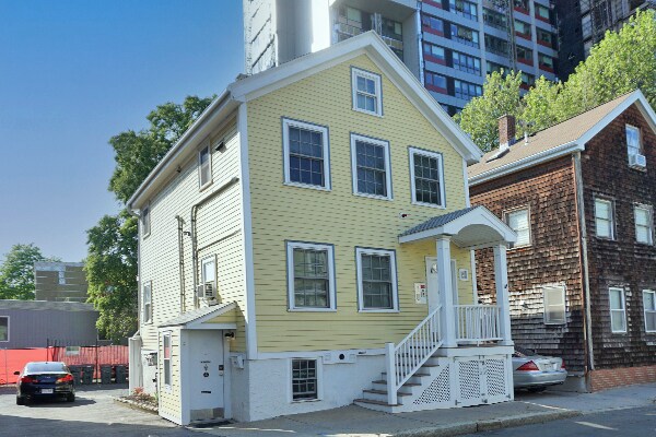 Building Photo - 22 Lambert St
