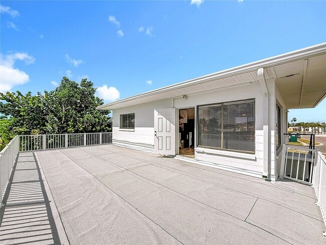 Building Photo - 497 Normandy Rd