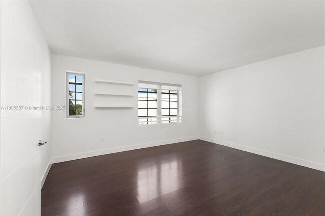 Building Photo - 435 21st St