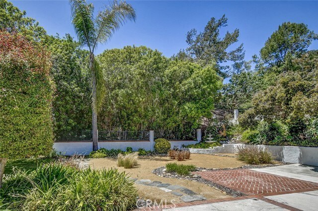Building Photo - 1302 Cadena