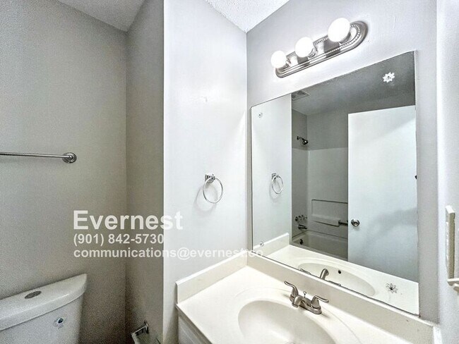 Building Photo - 6123 Kensington Cir