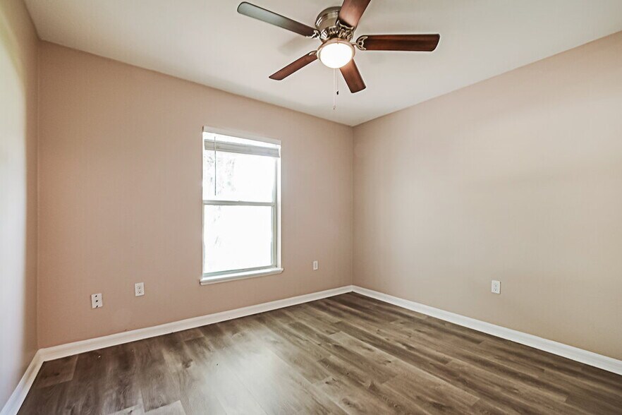 Building Photo - 4205 Iveyglen Ave