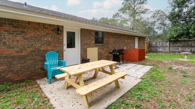Building Photo - 1344 Bayshore Terrace
