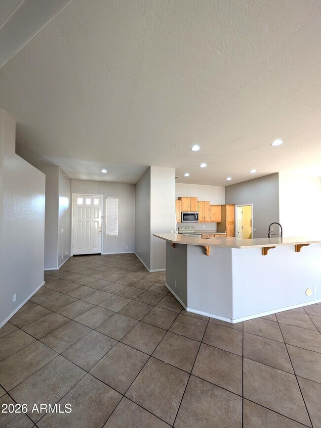 Building Photo - 2224 E Detroit St