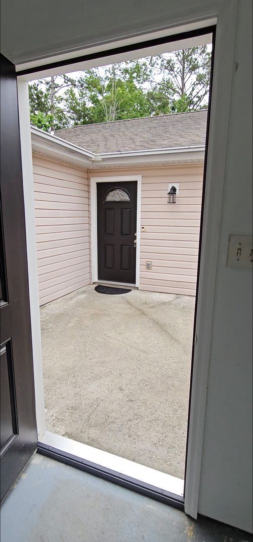 Building Photo - Spacious 2-Bed, 2-Bath Home with Modern Co...