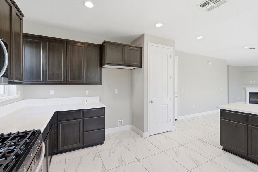 Building Photo - 453 Diamond Peak Ln