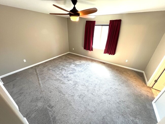 Building Photo - Dog Friendly 3 Bed 2 Bath Single Family Home with Fully Fenced Yard in Great Neighborhood!