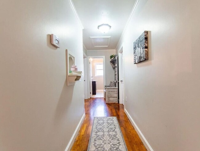 Building Photo - Gorgeous 4 Bedroom Home in Adamsville