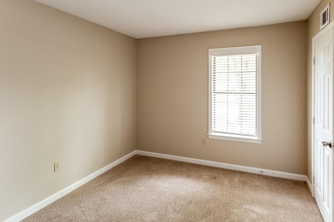 Building Photo - 6755 Cleary Dr