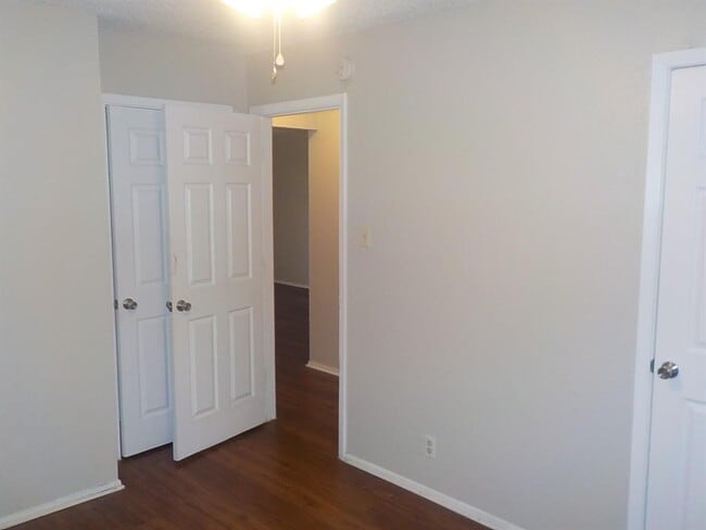Building Photo - 2205 Leah Cove