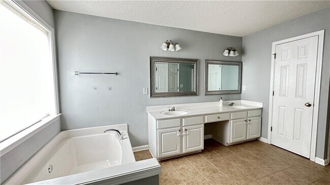 Building Photo - 9155 Ruel Ln