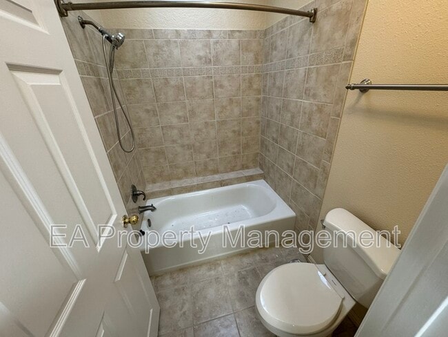 Building Photo - 7576 Keystone Dr NE