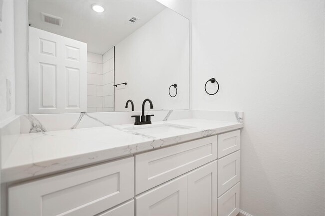 Building Photo - 205 Bolden St