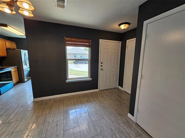 Building Photo - 1417 Paloma Dr