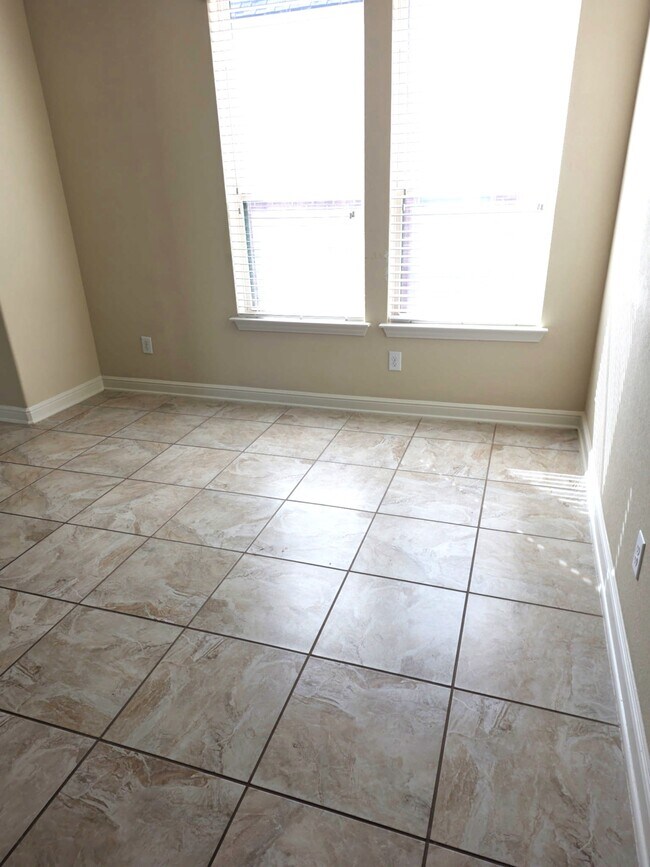 Building Photo - 15127 Calvano Dr