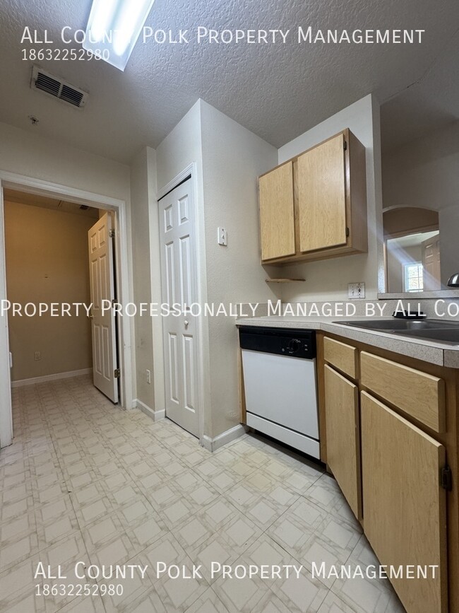 Building Photo - Cozy 1-Bedroom Condo in Prime Orlando Loca...