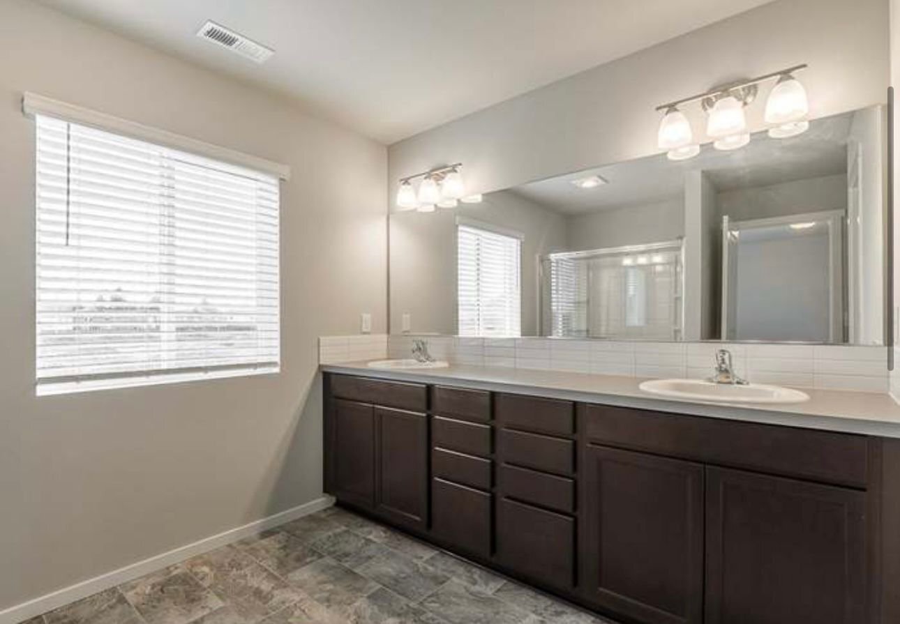 Building Photo - 10708 Tahoma Ct E