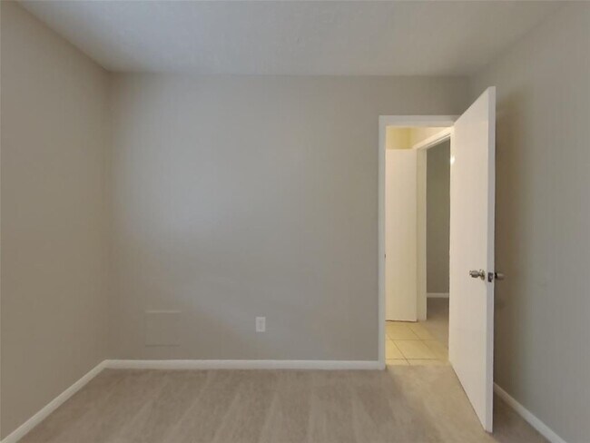 Building Photo - 14811 Cypress Ridge Dr