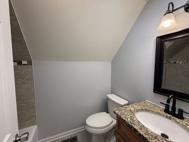 Building Photo - Tastefully Updated 4 Bedroom Home.