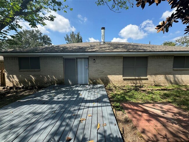 Building Photo - 10906 Tanwood Dr