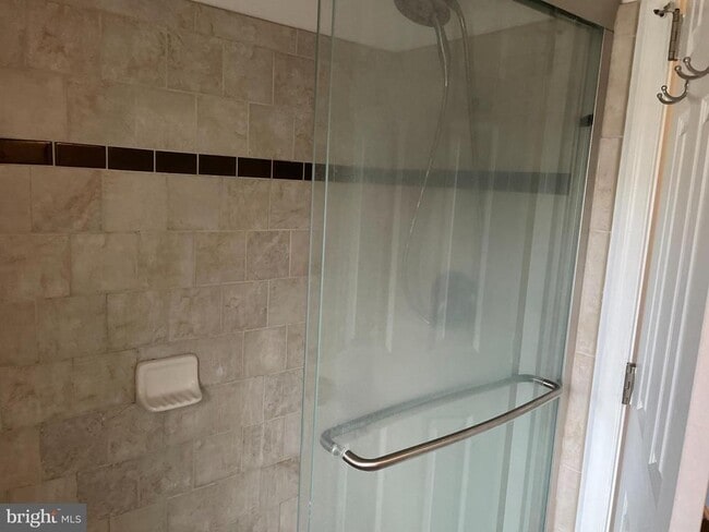 Building Photo - 5617 7th Pl S