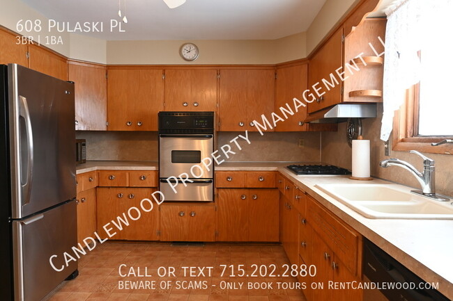Building Photo - Pet Friendly 3 Bedroom Single Family Home ...