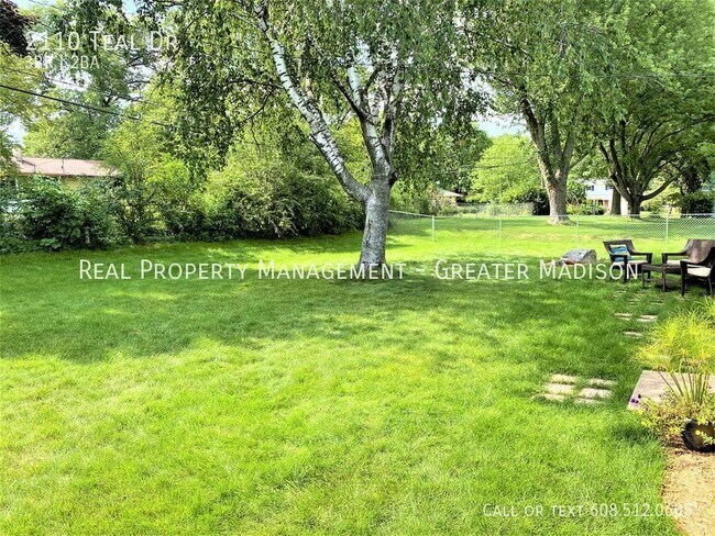 Building Photo - 2110 Teal Dr