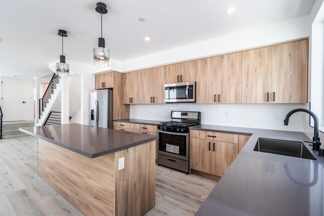 Building Photo - 4293 Tujunga Ave
