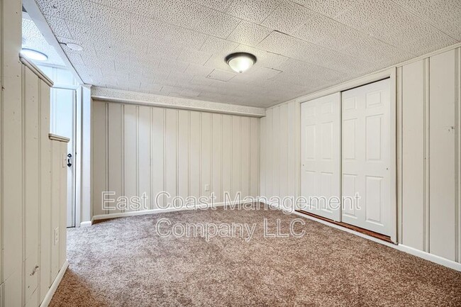 Building Photo - 2735 Moorgate Rd