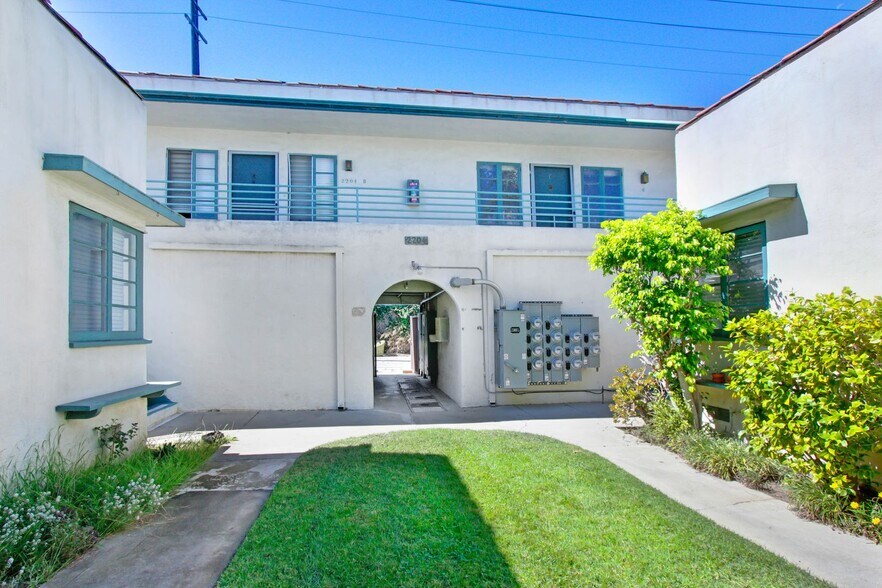 Building Photo - 2202-2206 20th St