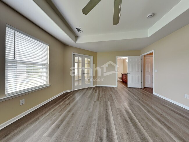 Building Photo - 516 Windsong Dr