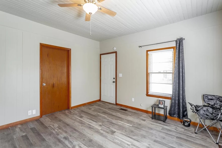 Building Photo - 206 Spruce St