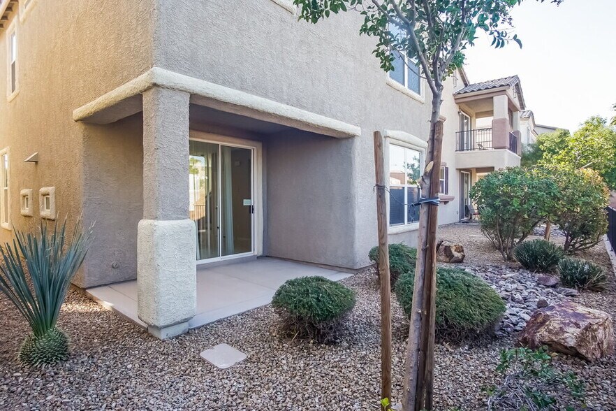 Building Photo - 8860 Ashley Park Ave