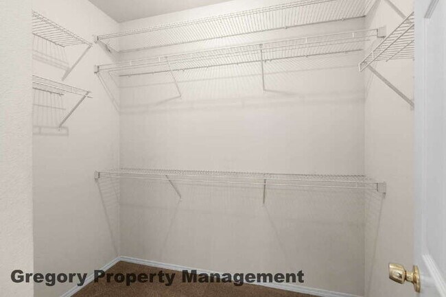 Building Photo - 12120 NE 172nd Pl