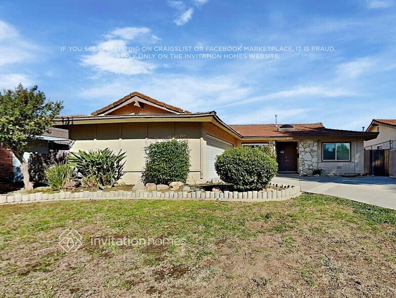 Primary Photo - 15857 Liggett St