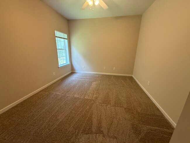 Building Photo - 236 Fairview Cir