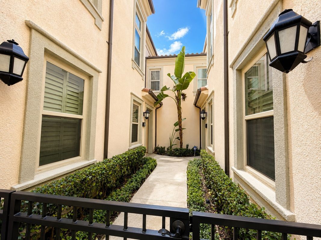 Building Photo - 66 Overbrook