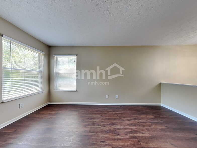 Building Photo - 3455 Lakebrook Ct