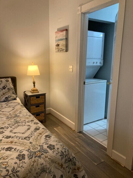 Building Photo - 4173 Hibiscus Dr