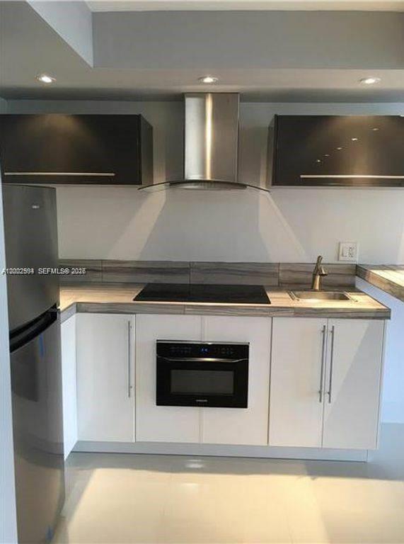 Building Photo - 200 SE 15th Rd