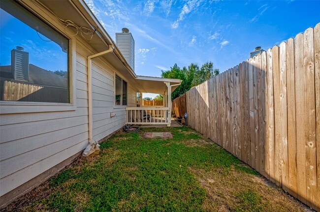 Building Photo - 6807 Catarina Cir