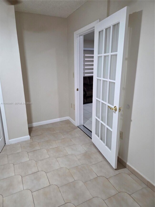 Building Photo - 2931 SW 135th Ave