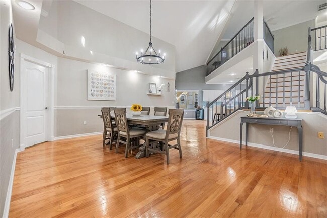 Building Photo - 2122 Oak Forest Ln