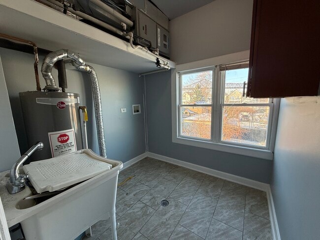 Building Photo - 9738 S Ave L